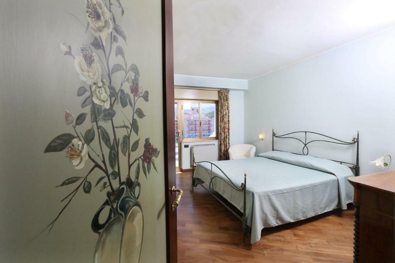Apartamento Il Cavalluccio Marino Santa Teresa Di Riva Exterior foto